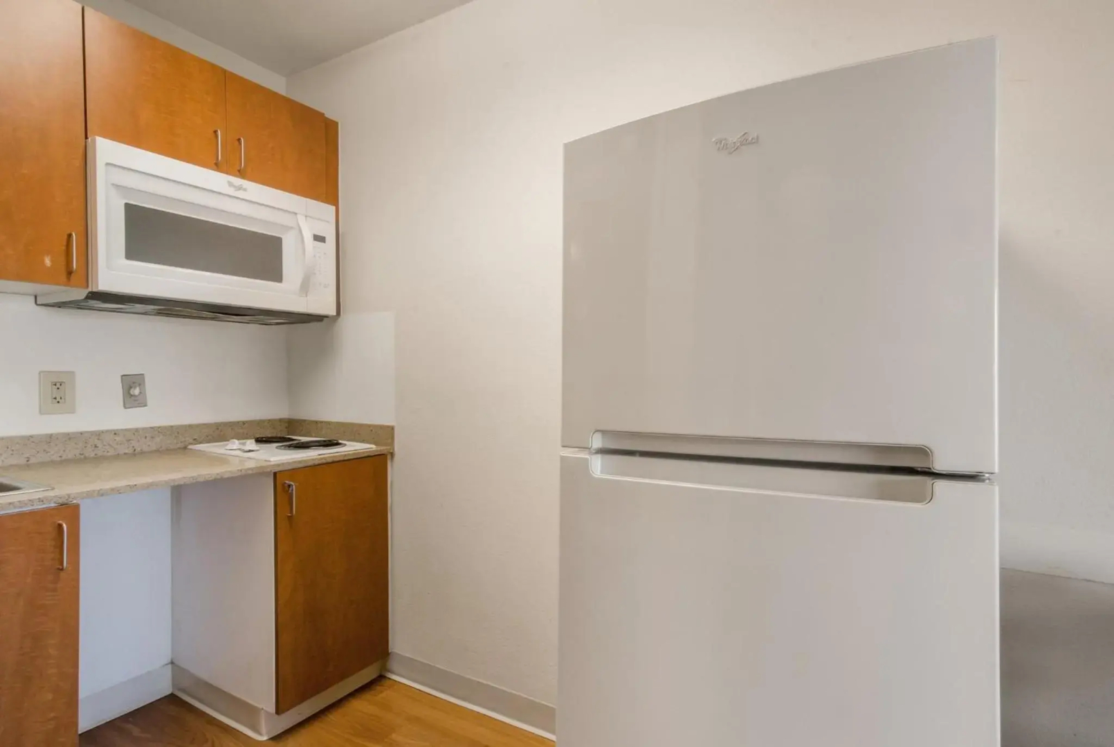 HomeTowne Studios By Red Roof Denver - Airport/ Aurora