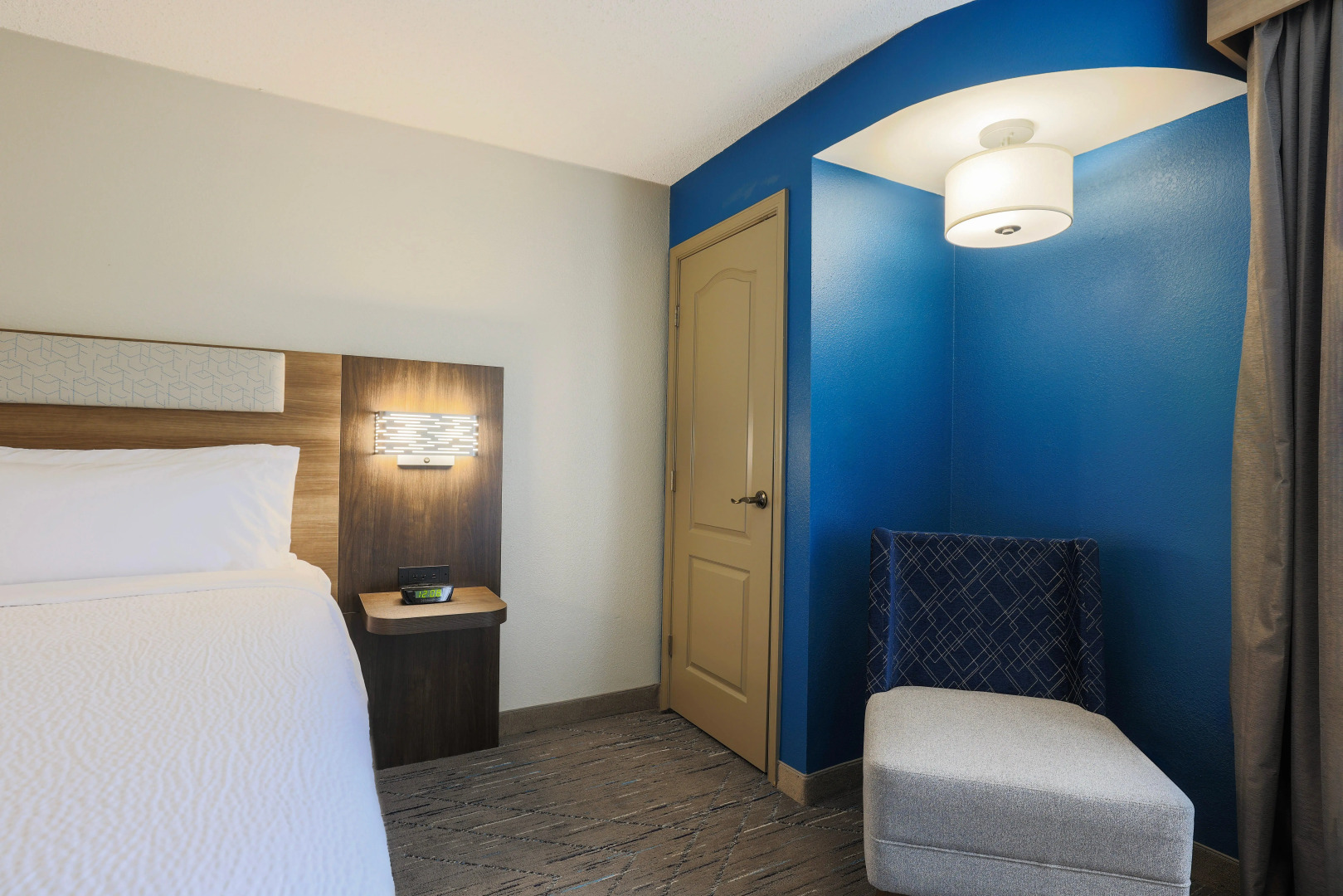 Holiday Inn Express Burlington by IHG