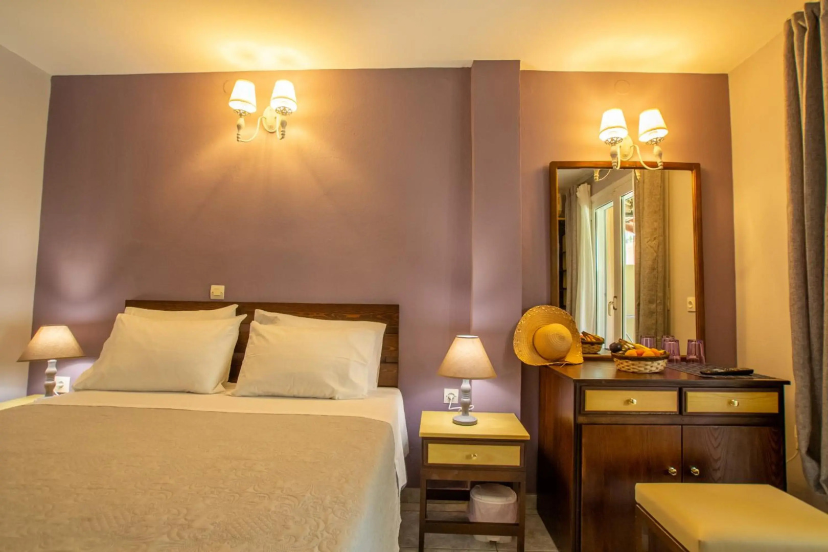 Tellis Holiday Rooms By Hotelius