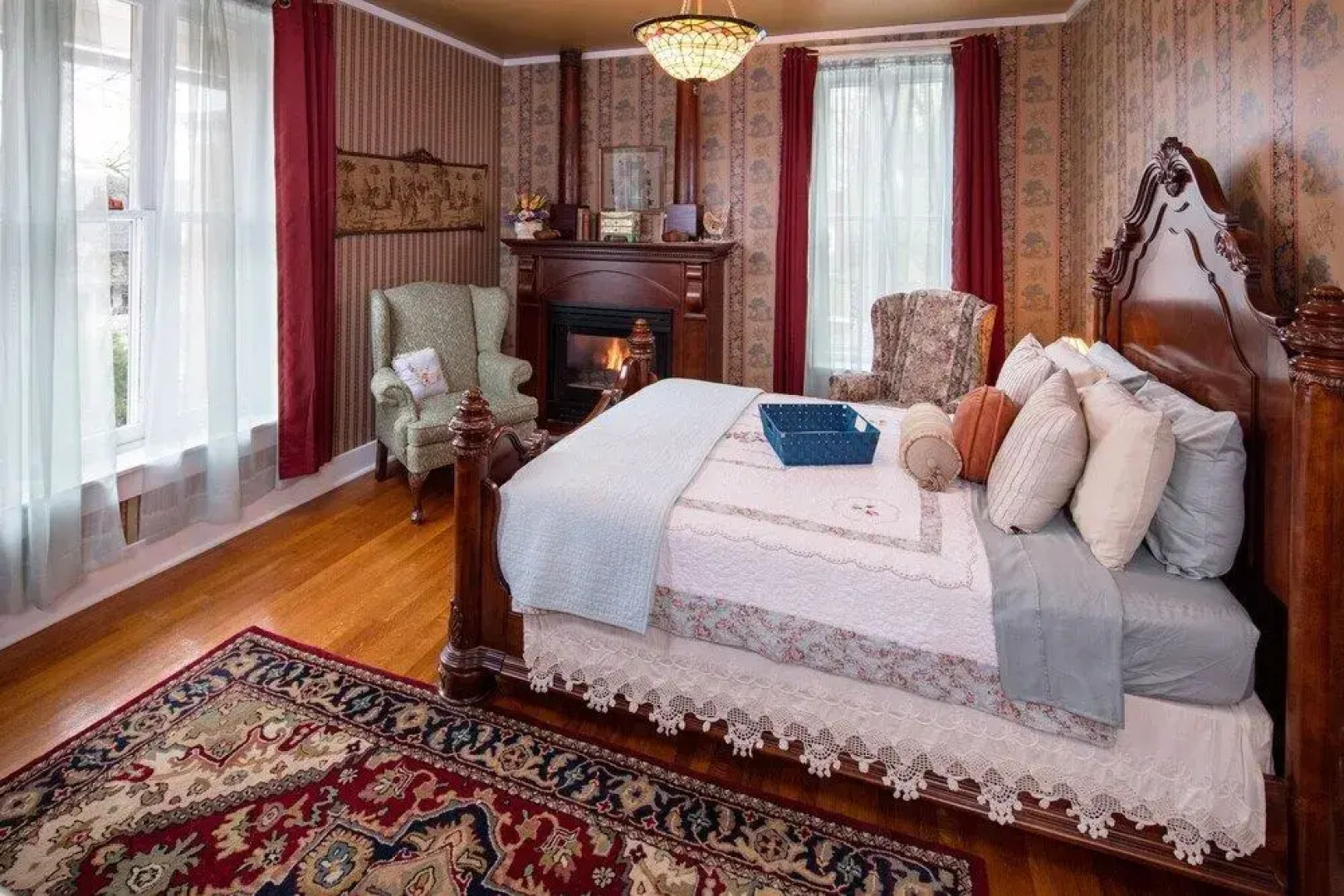 The Steamboat House Bed & Breakfast