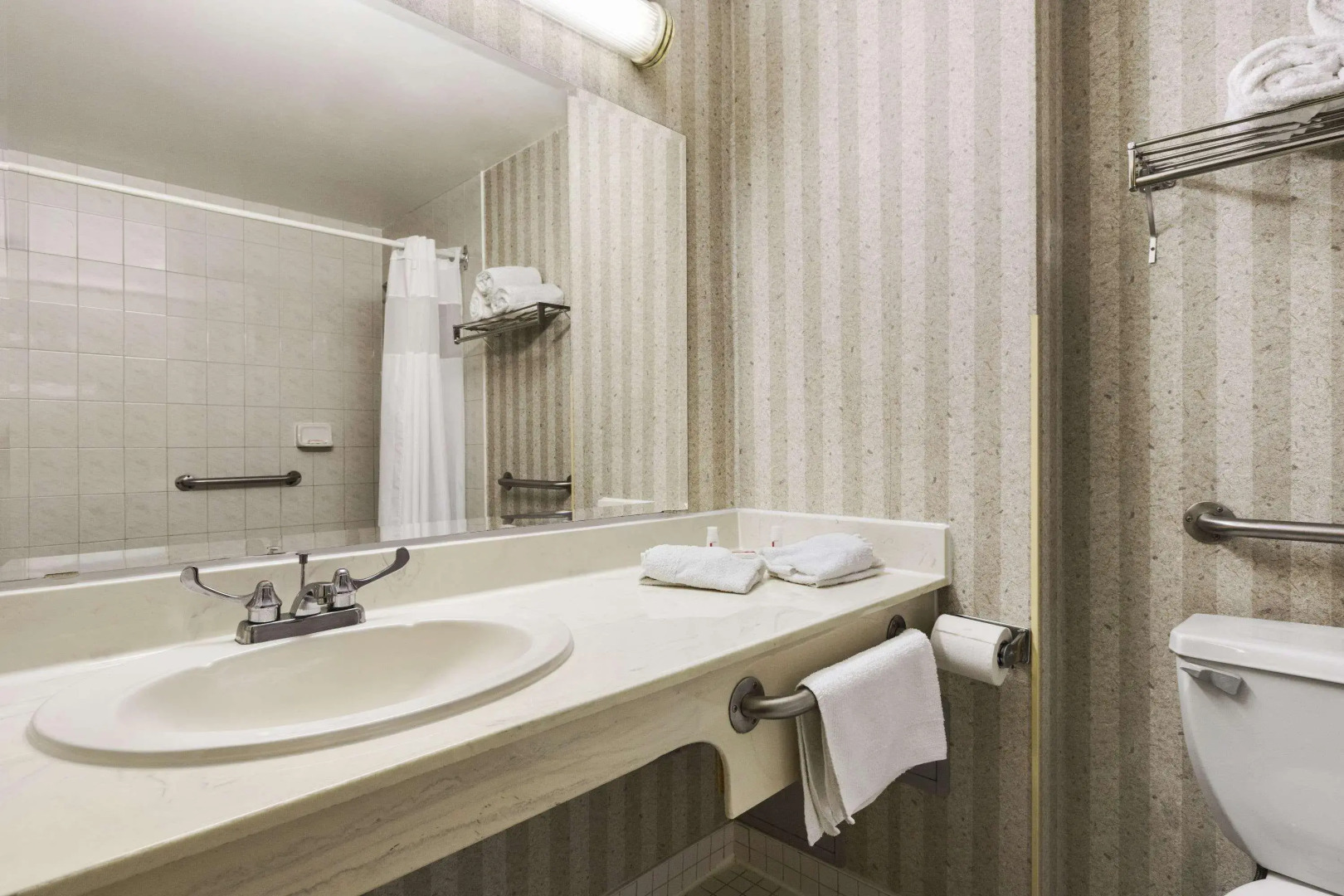 Days Inn - Toronto East Lakeview