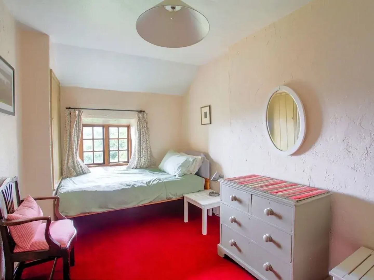 Vintage Holiday Home in Welshpool With Garden