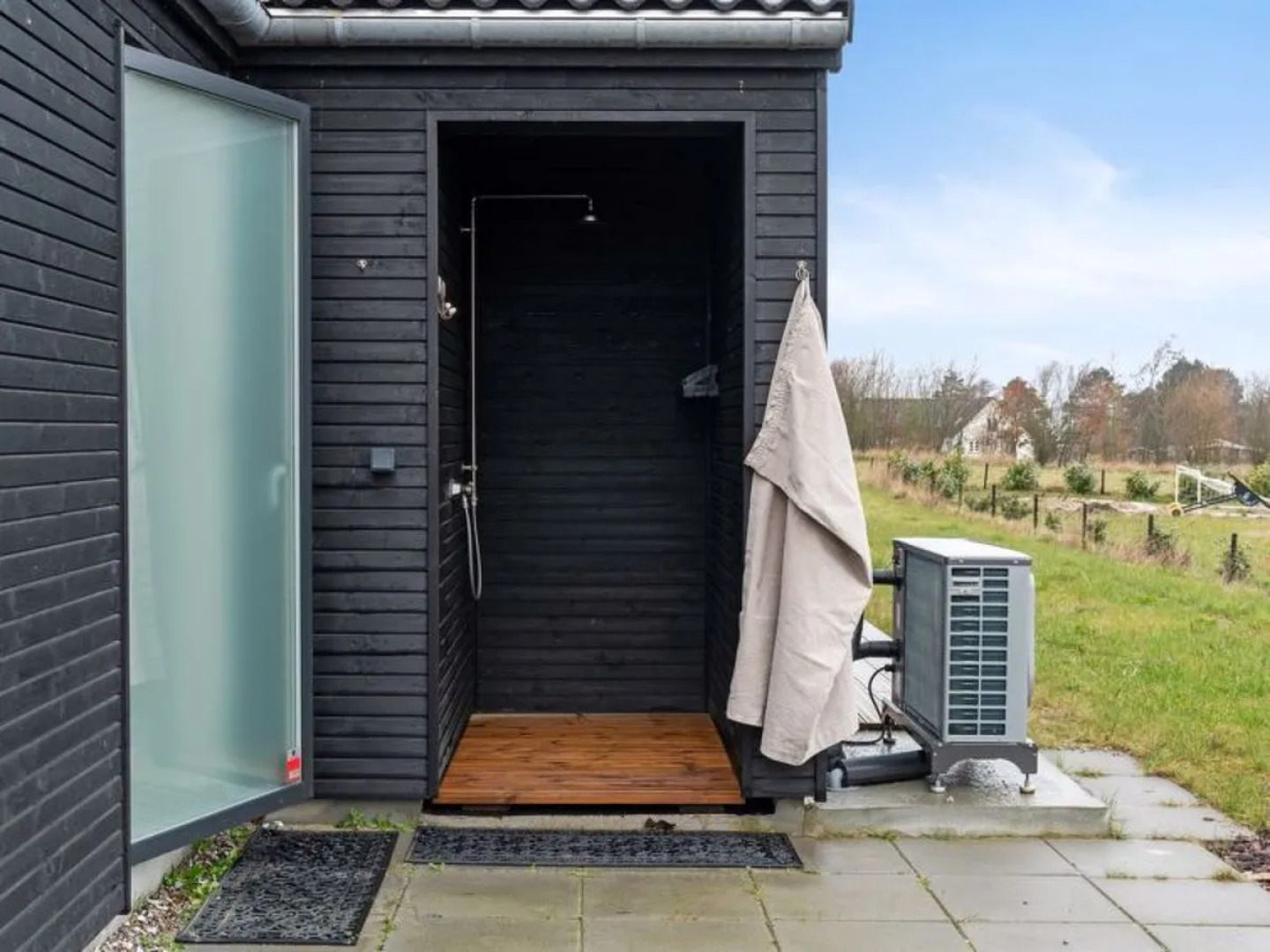 "Gregor" - 300m from the sea in Sealand