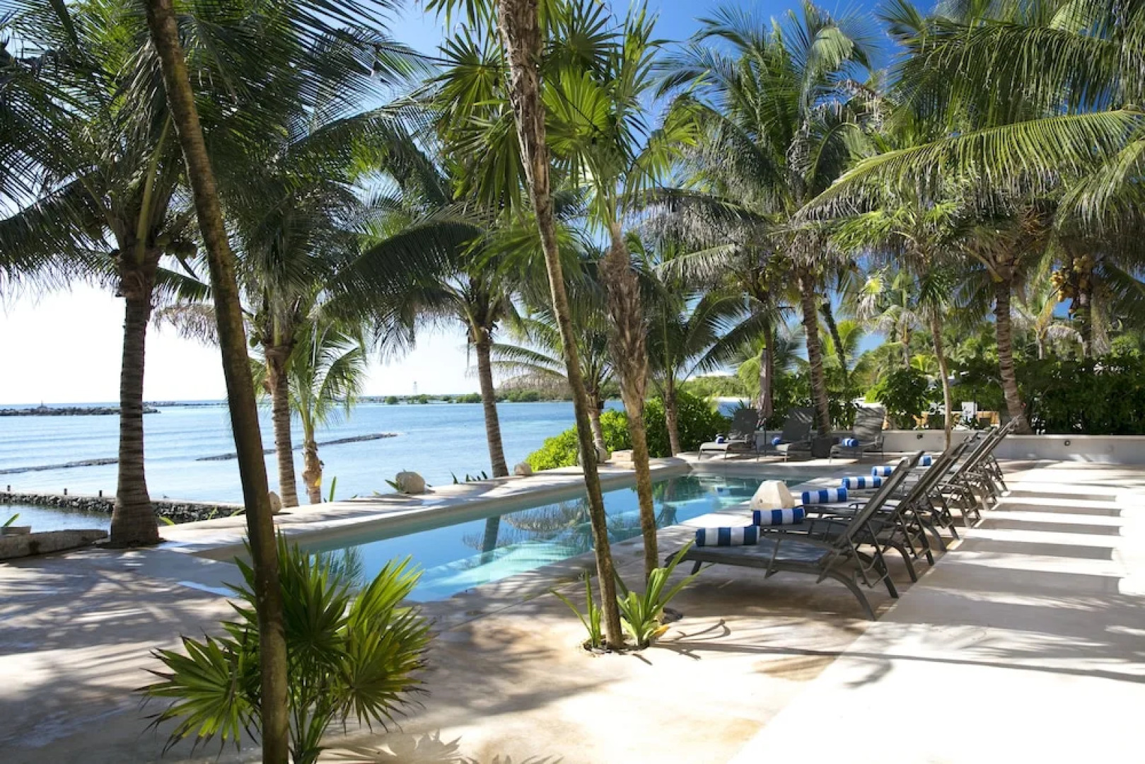 Hacienda Corazon 7-10BR Villa Full Staff By RMH