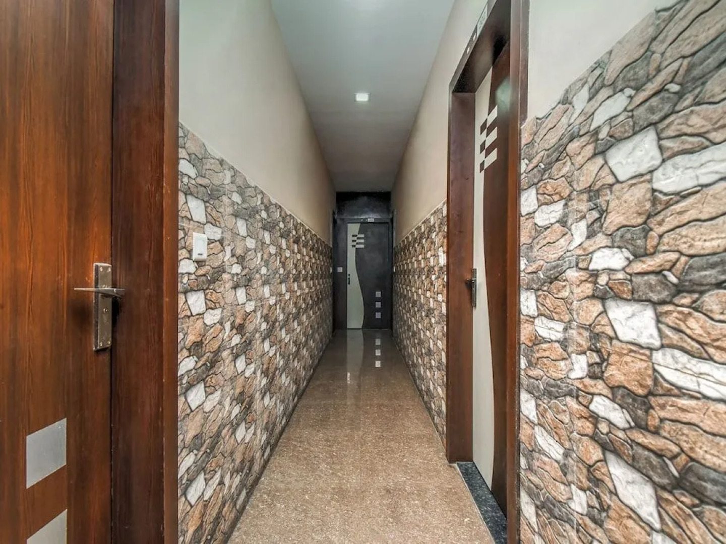 OYO 19706 Hotel Heaven