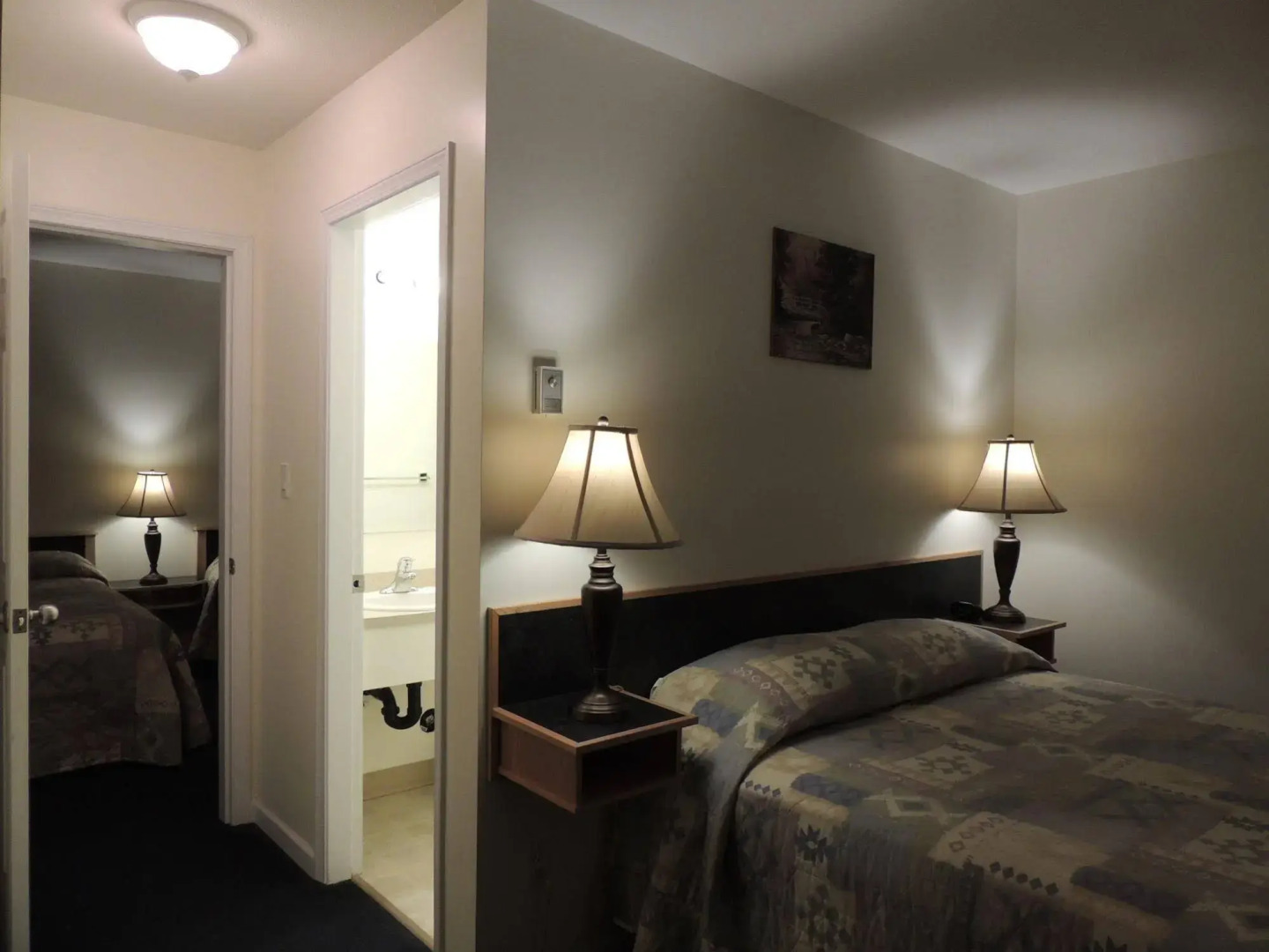 100 Mile Motel & RV Park