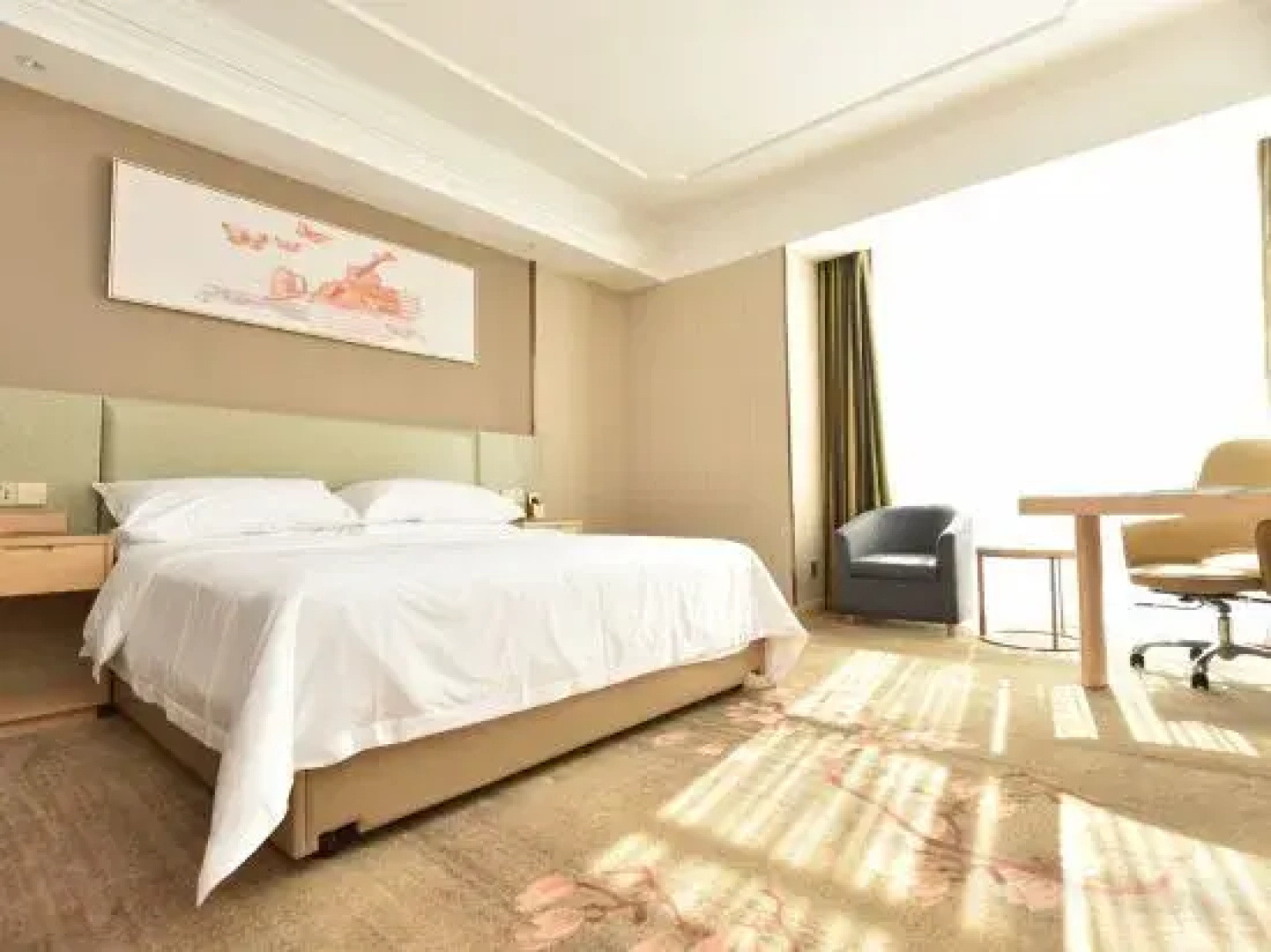 Vienna Hotel (Shou County Jingrun Central City)