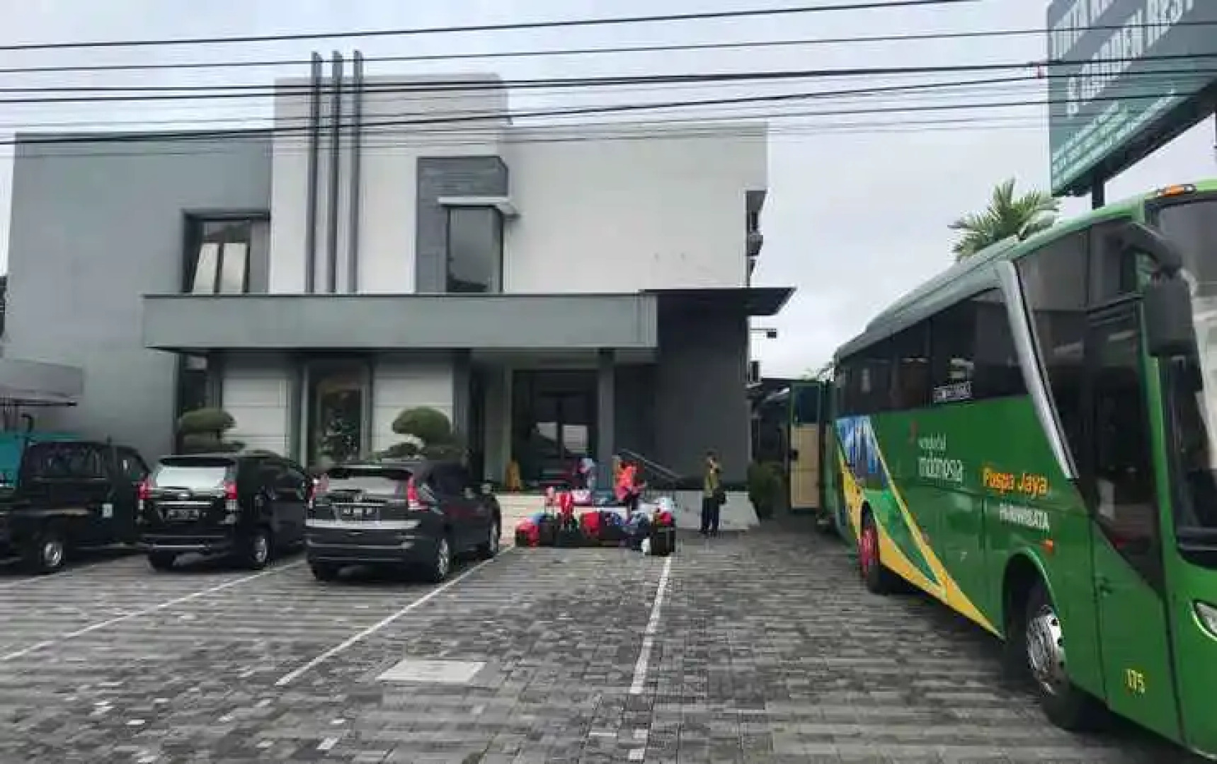 Tirta Kencana Hotel & Garden Resto