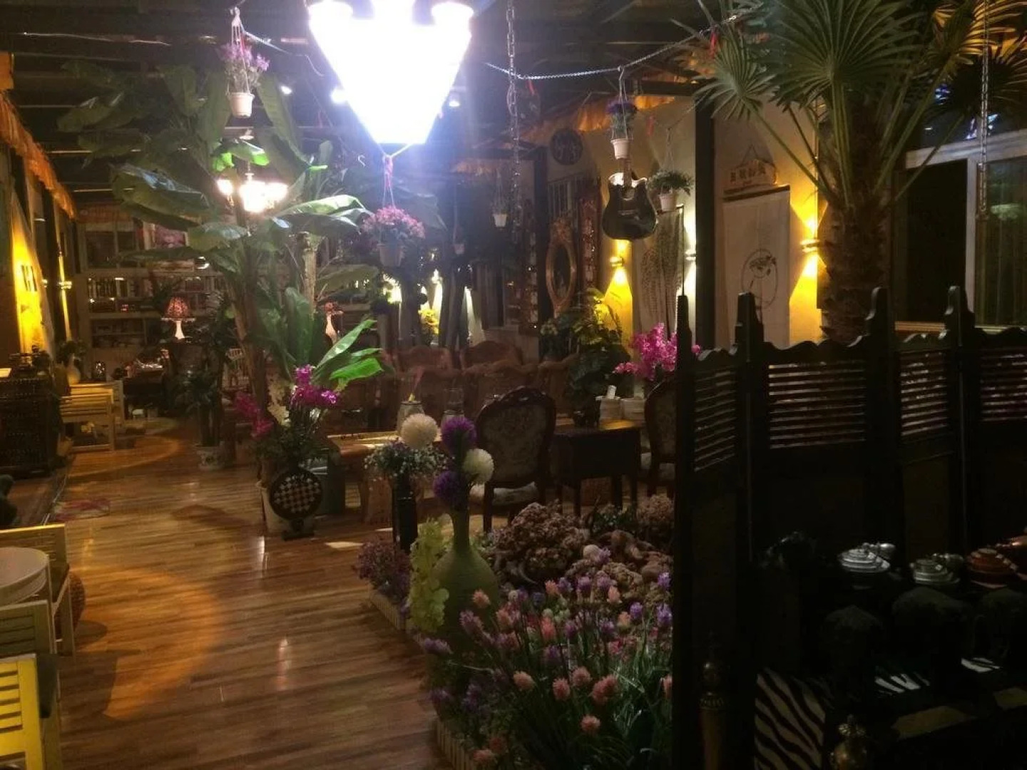 2+2 Garden Theme Hotel