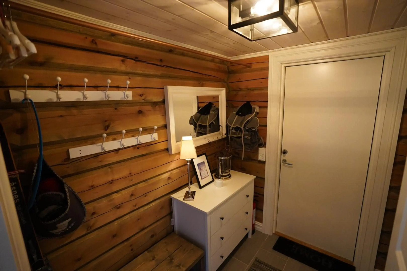 Lake View Apartment with loft