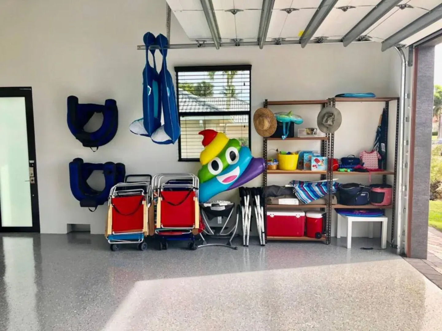 Beach 5 Min. Walk-Luxurious Modern Pool Home