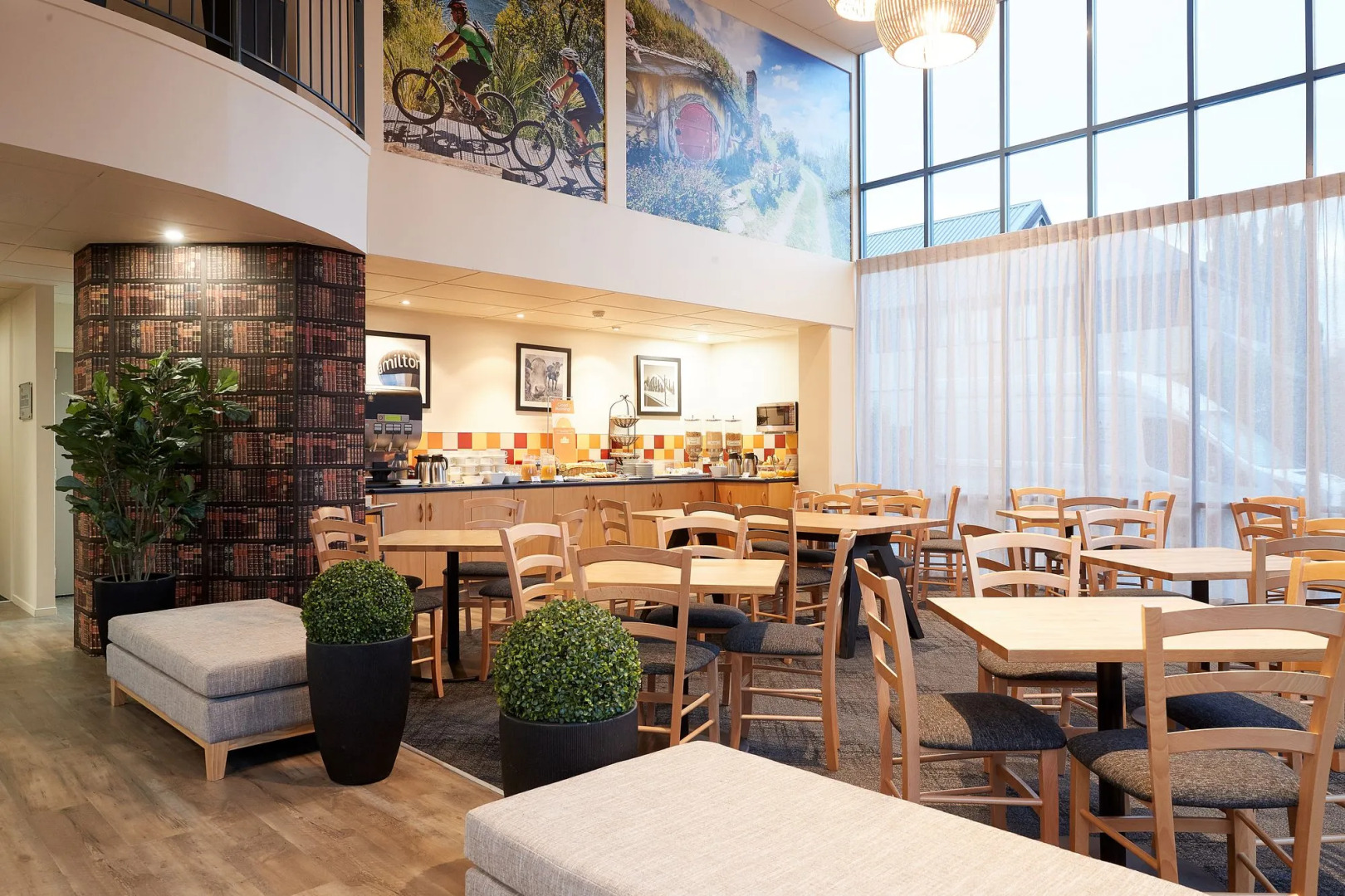 Ventura Inn & Suites Hamilton