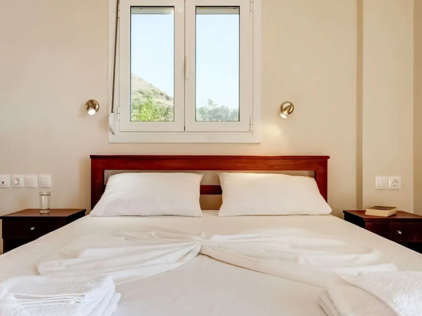 Seaview Studio, 3 Pers Panoramic Seaview in Beautiful Setting, West From Chania