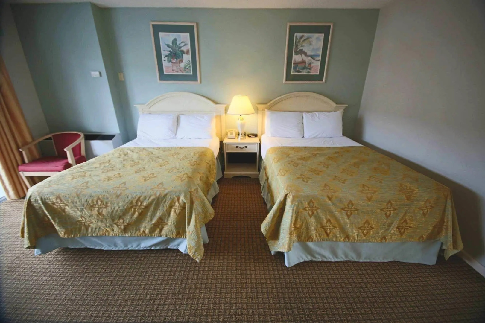 Flagship Oceanfront Hotel