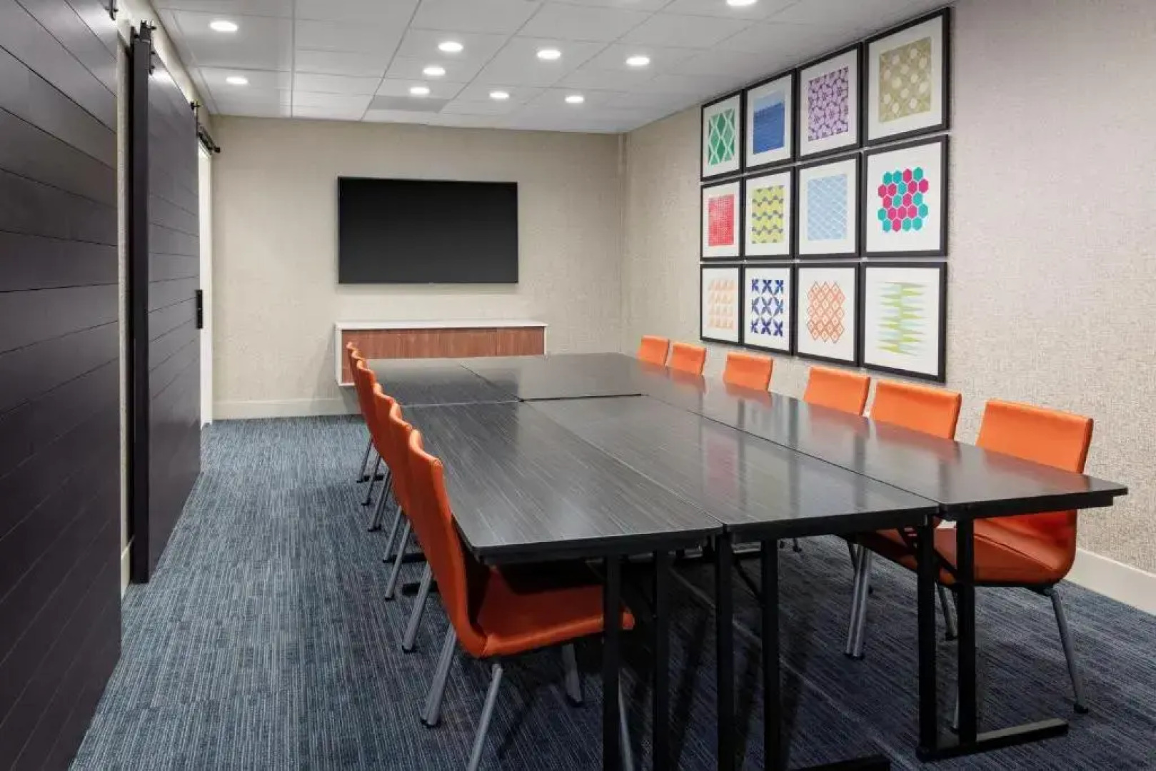 Holiday Inn Express & Suites Wilmington West - Medical Park by IHG