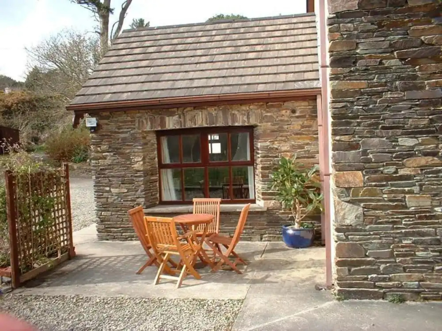 Lovely Sea View Apartment in Rineen - 4 Guests