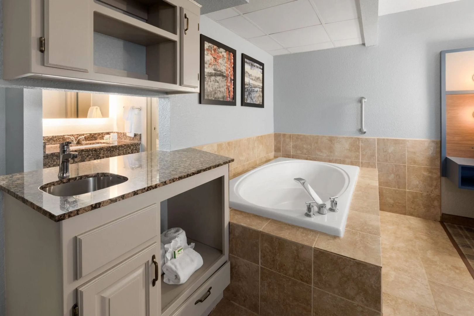 AmericInn by Wyndham Chippewa Falls