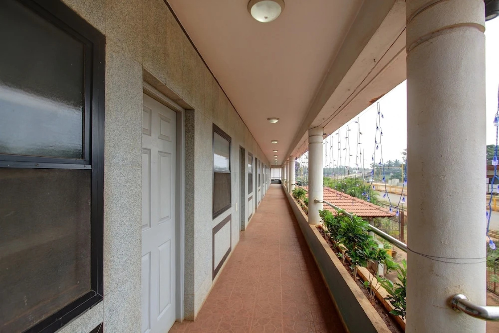 OYO 22528 Hotel Travel Inn