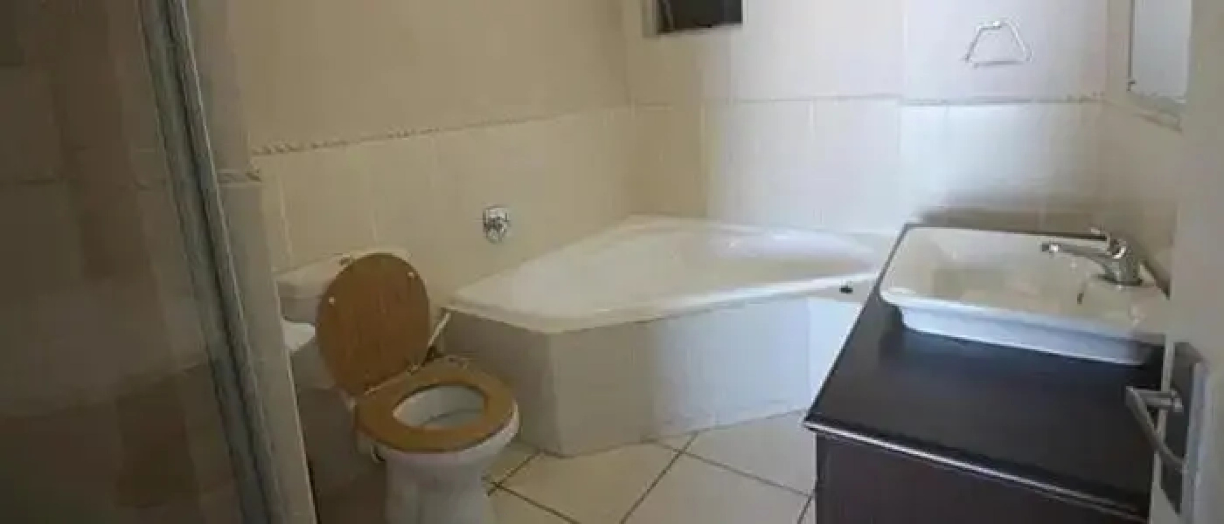 101 B Santorini, Margate