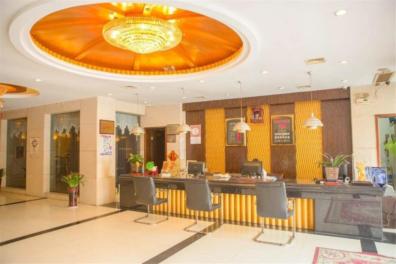 Golden Bridge Holiday Hotel