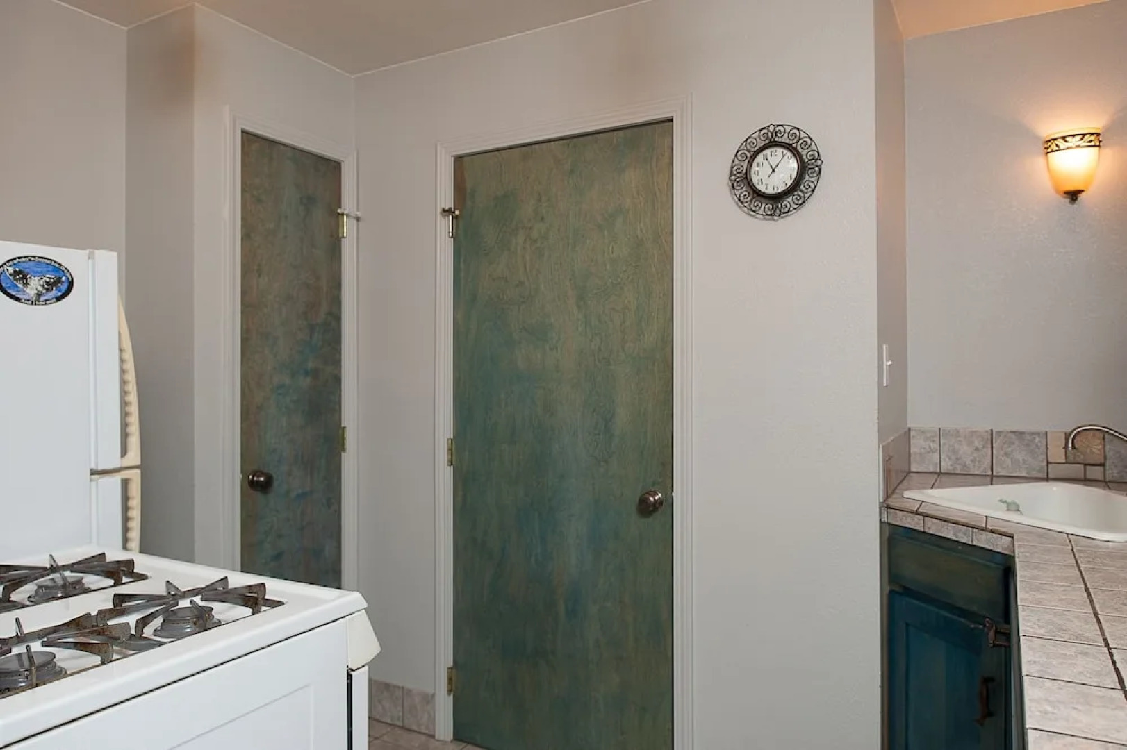 Breeze 1 Br cottage by RedAwning