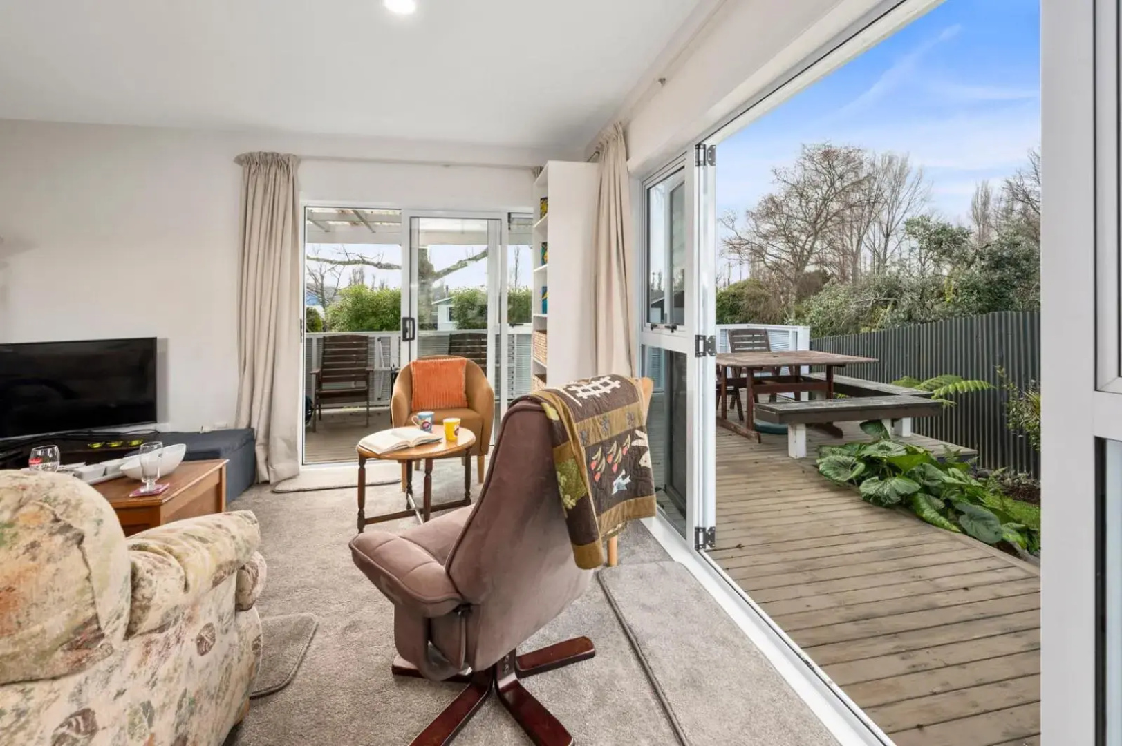Plum Tree Cottage - Turangi Holiday Home