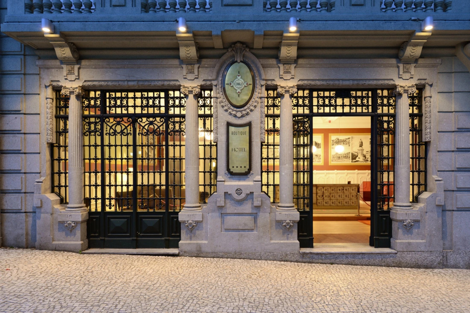 EMAJ Guimarães Boutique Hotel