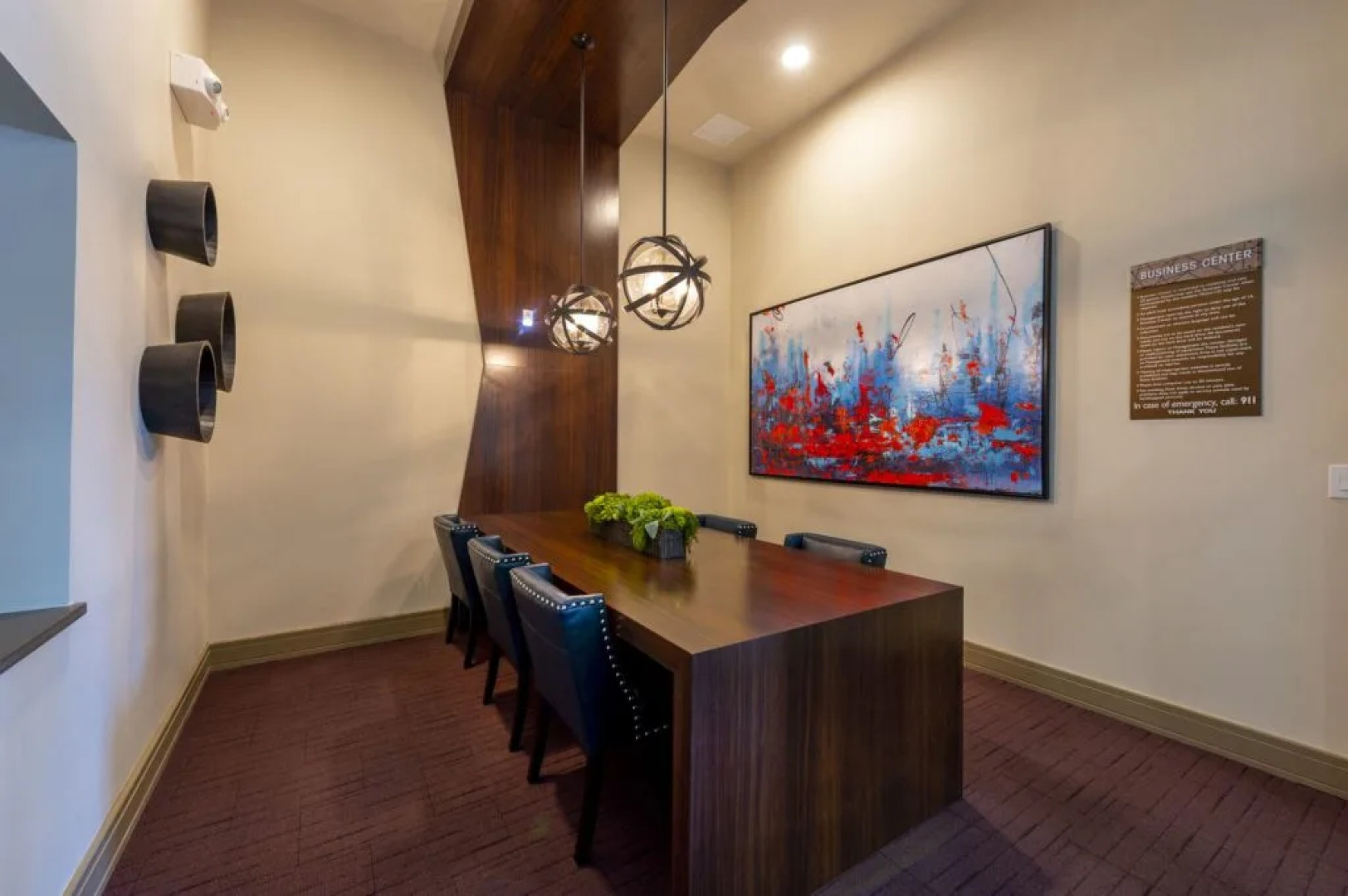 Spacious Apt With Amenities! Downtown Location!