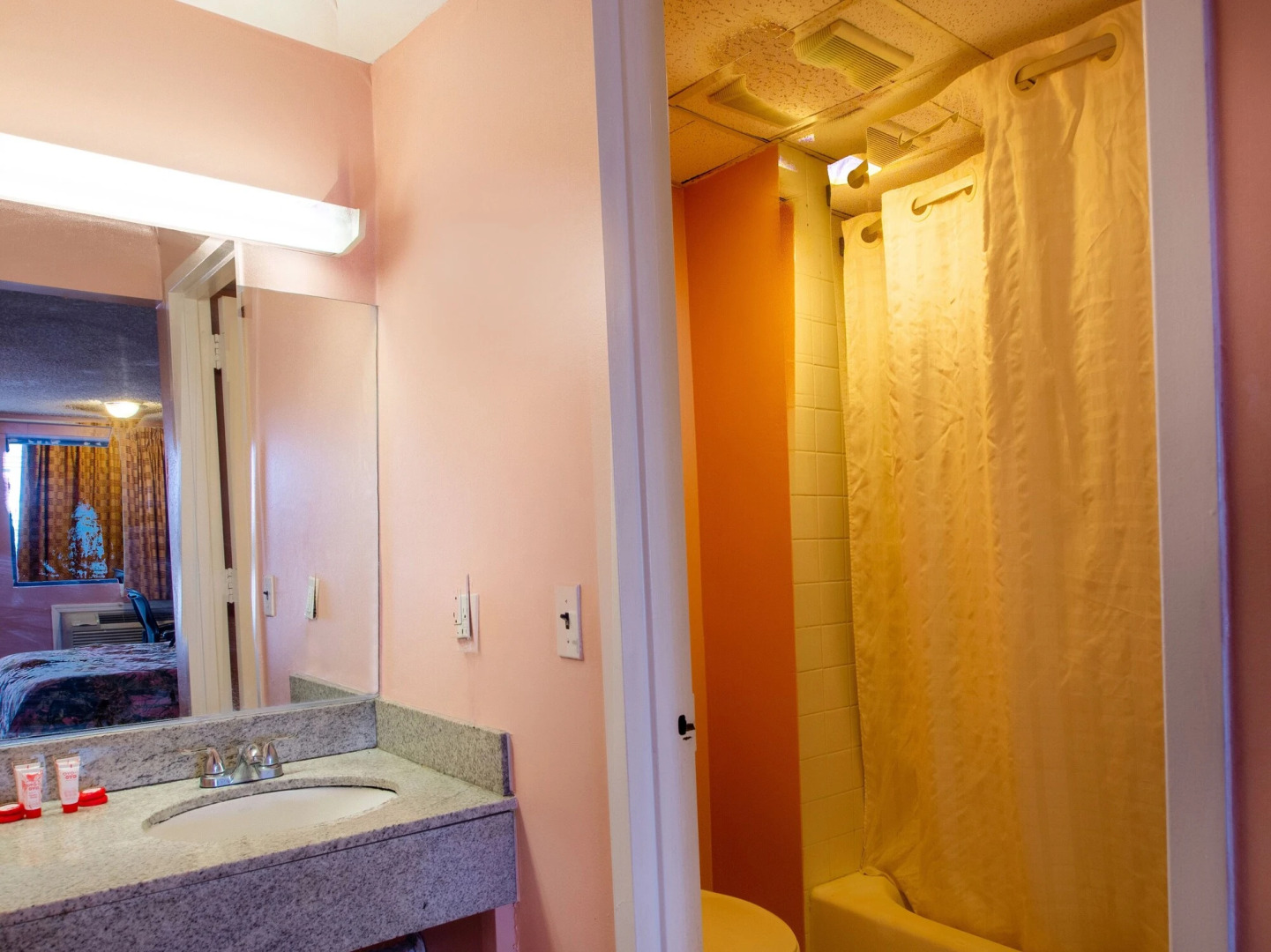 OYO Hotel Edison NJ Route 1