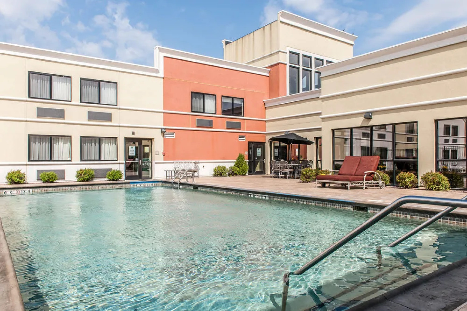 Quality Inn & Suites  Mattoon Area