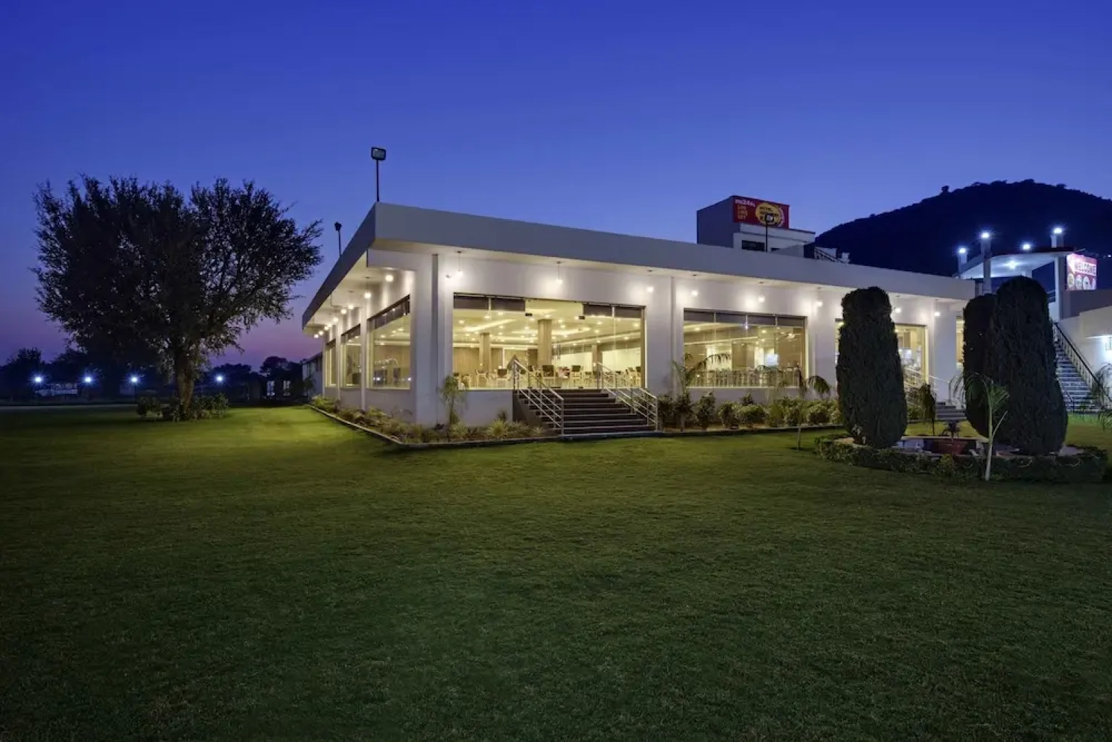 Hotel Highway King Shahpura