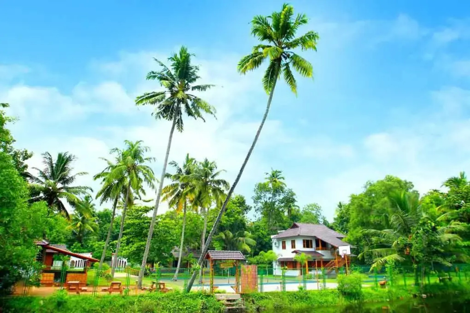 Saffronstays Casa Marari