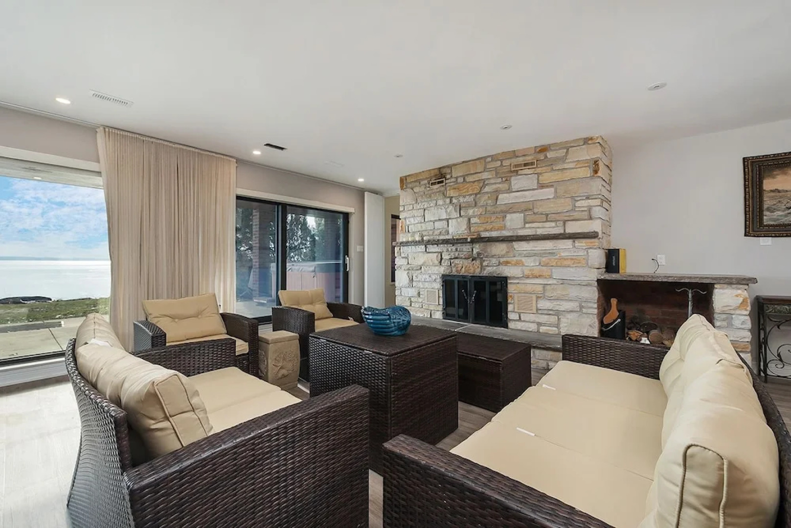 Modern Luxury Furnished, Surrounding St-Lawrence River View, Tranquil