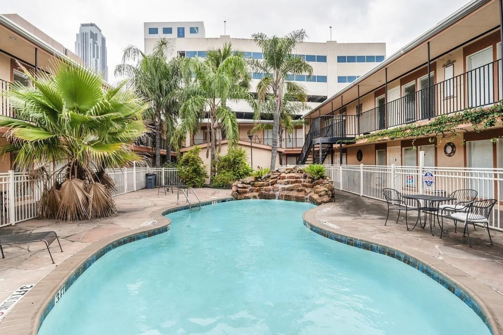 Galleria Garden Hotel