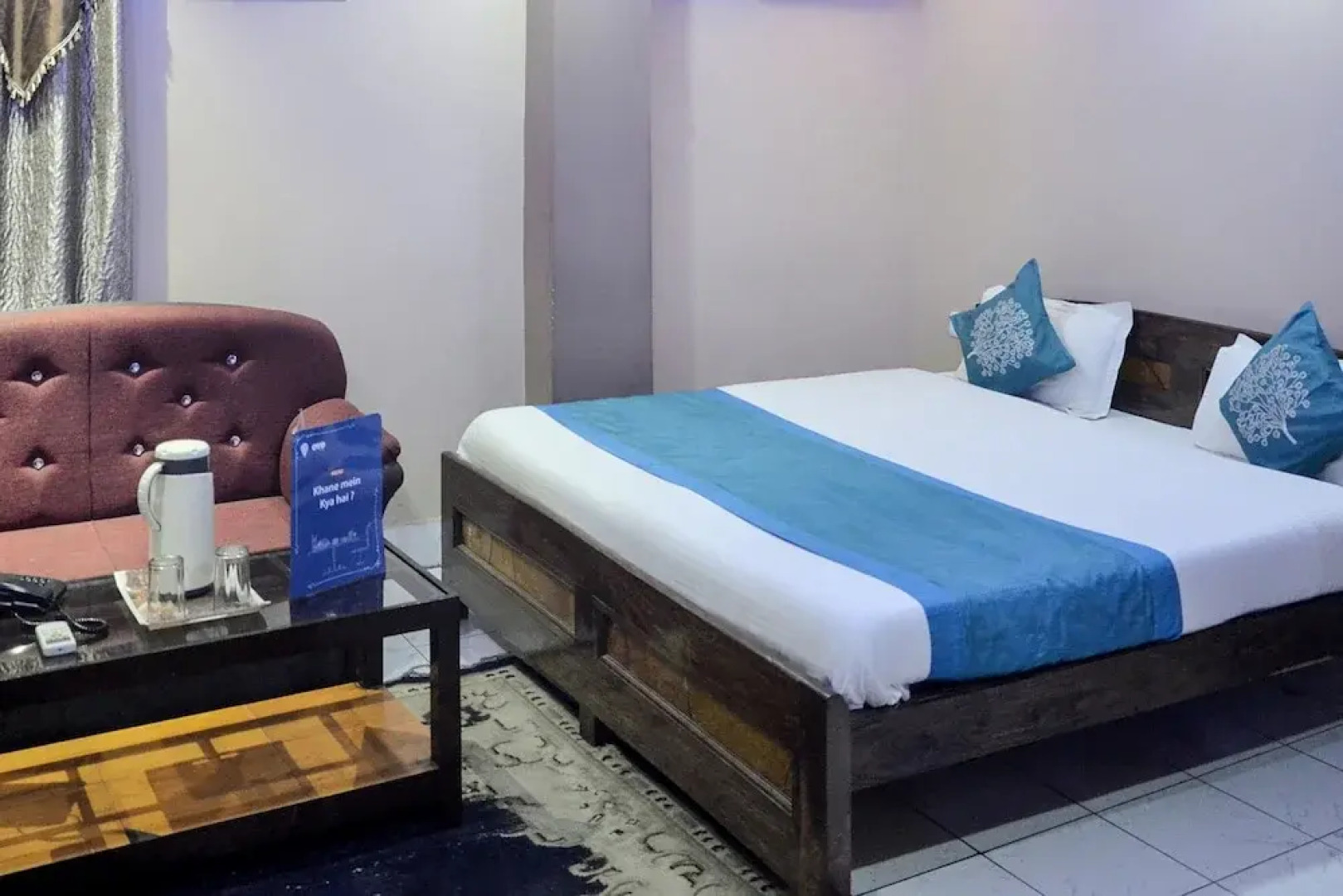 OYO 4956 Hotel Maharaja Palace