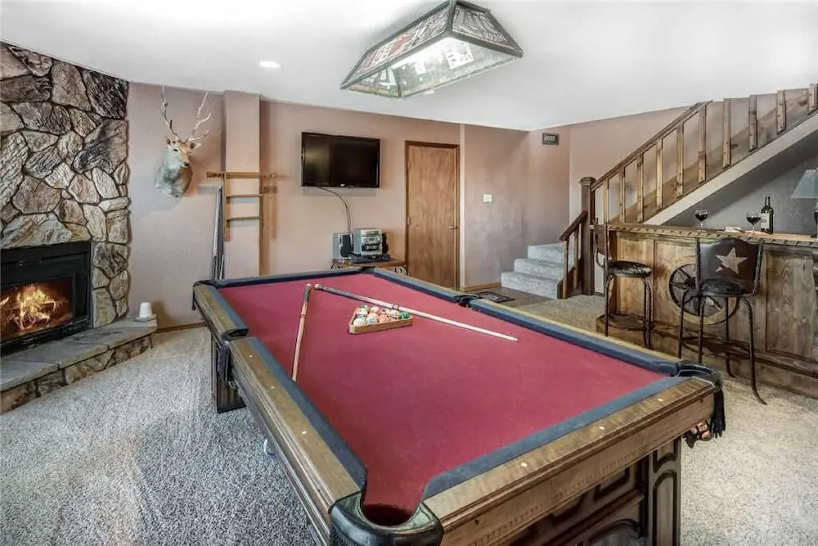 2 Sisters Mountain Home - Three Bedroom Cabin with Hot Tub