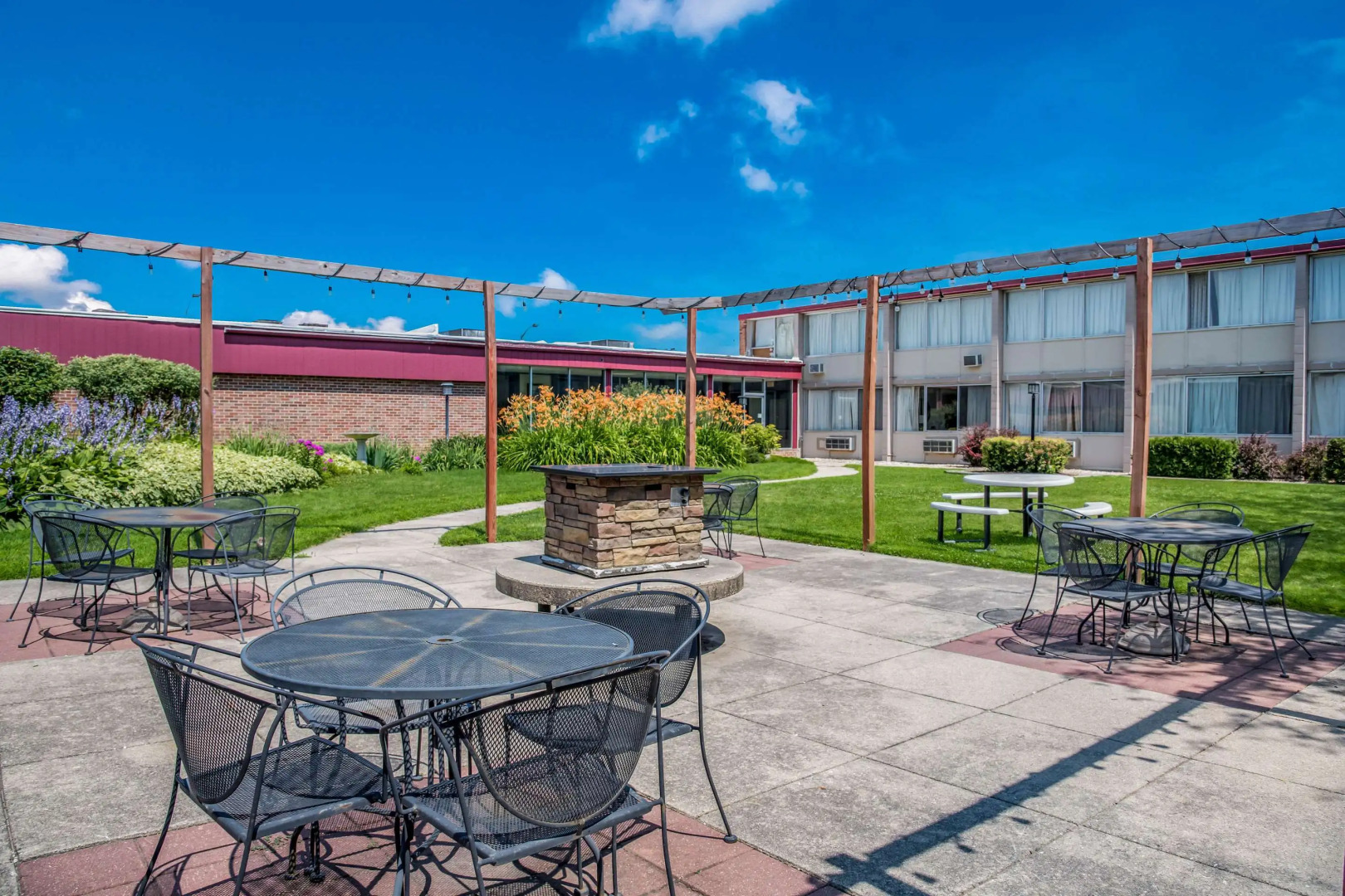 Quality Inn & Suites Albert Lea