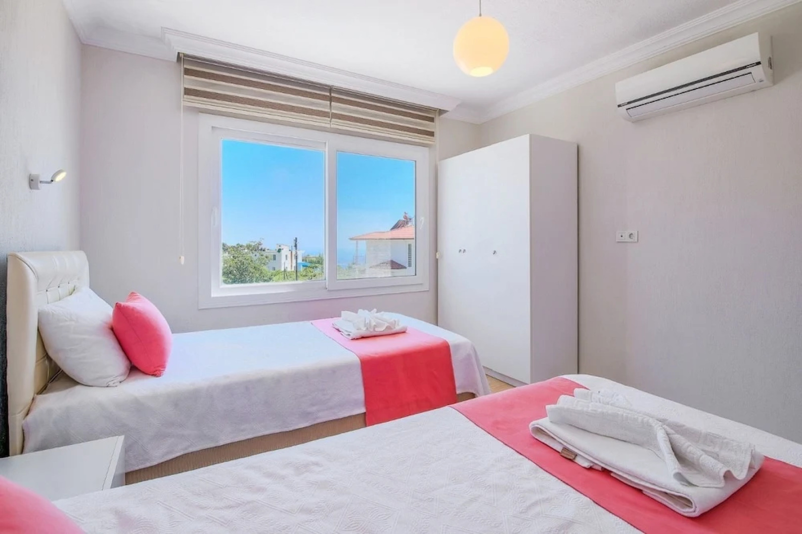 Villa Umut by Akdenizvillam