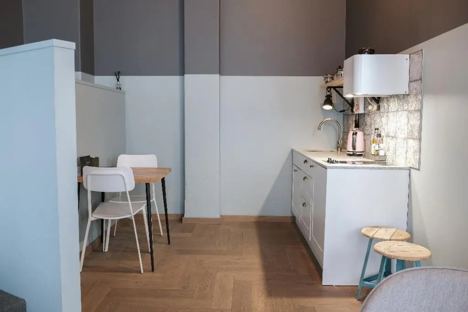 The Swan House by Heimaleiga