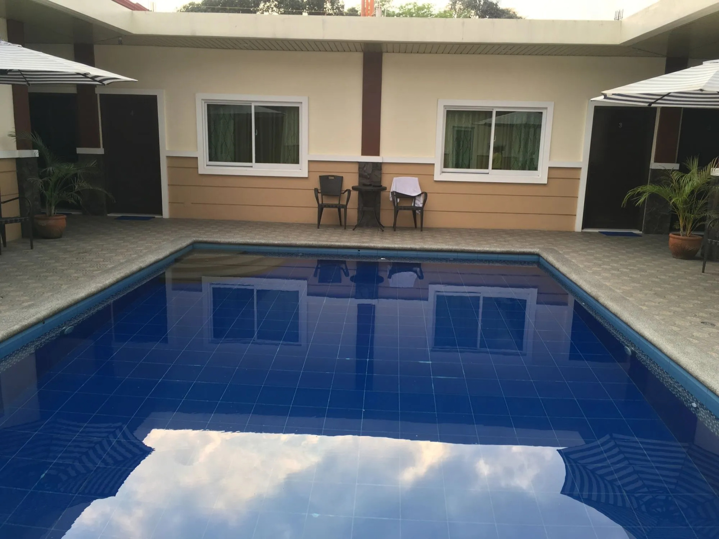 Jo Carter's Hotel and Suites Angeles City