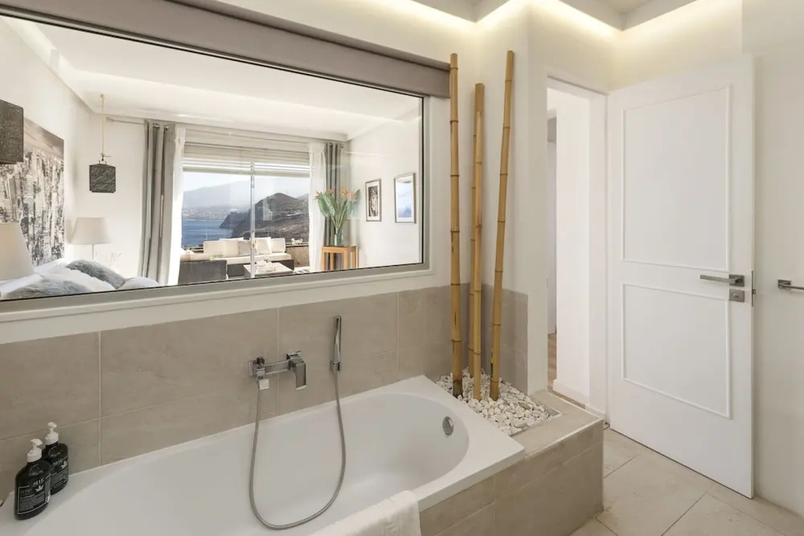 HomeLike Stunning Atlantic Views Apartment