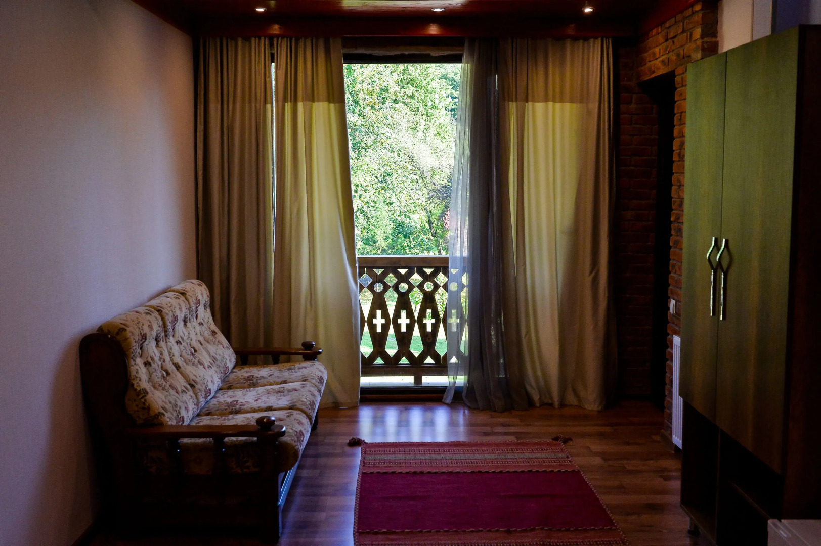 Имение Чиковани