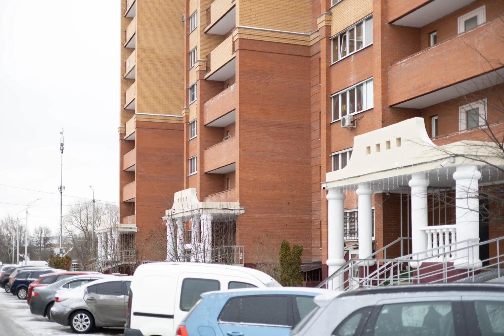 Runway Apartments на улице Лунная 1