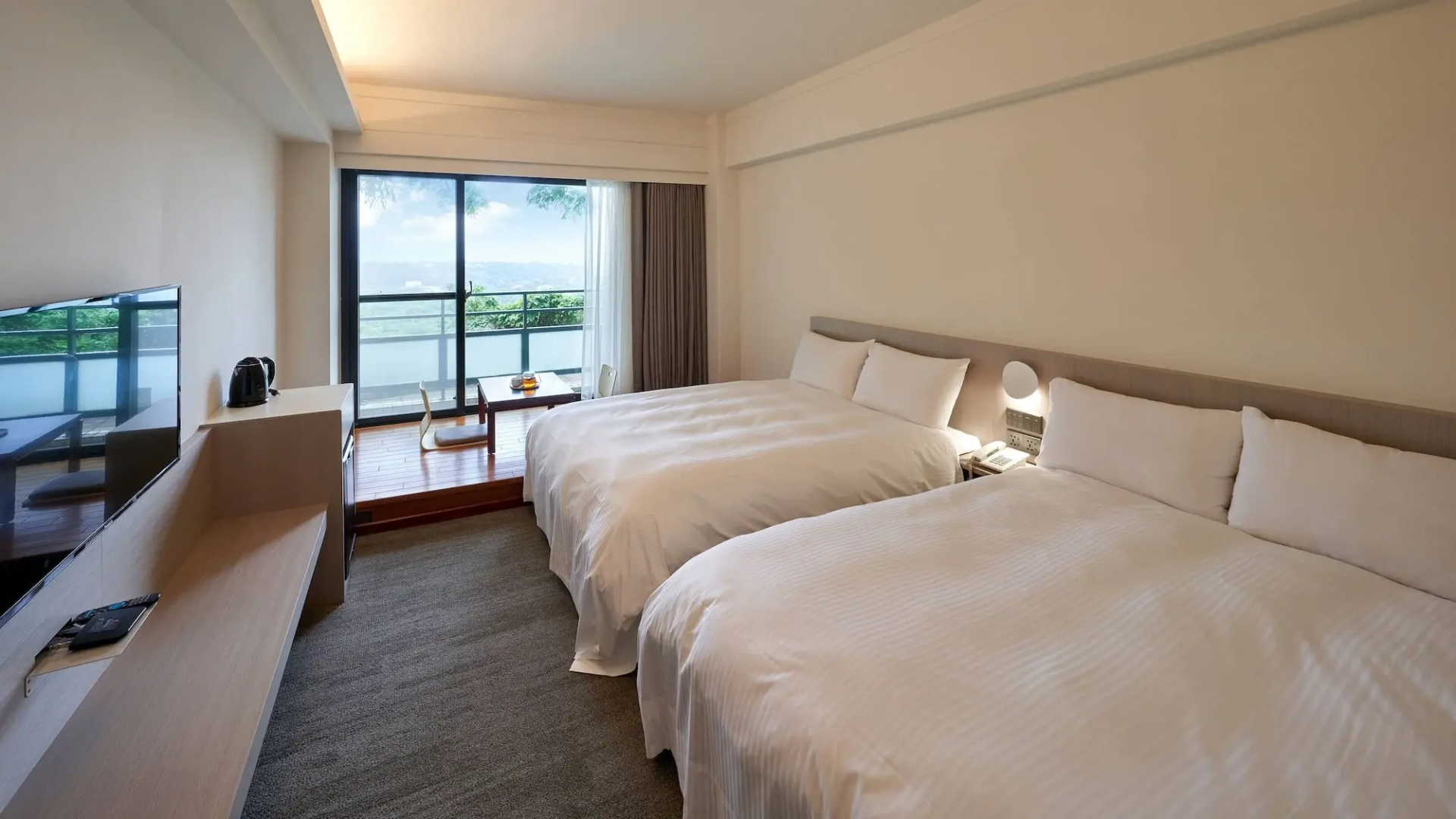Howard Lake Resort Shihmen Dam