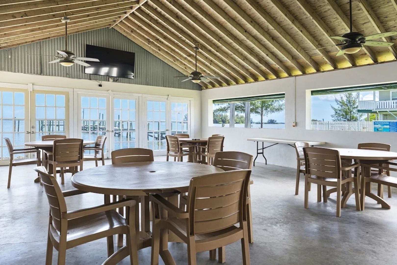 The Sportsman's Lodge & Marina