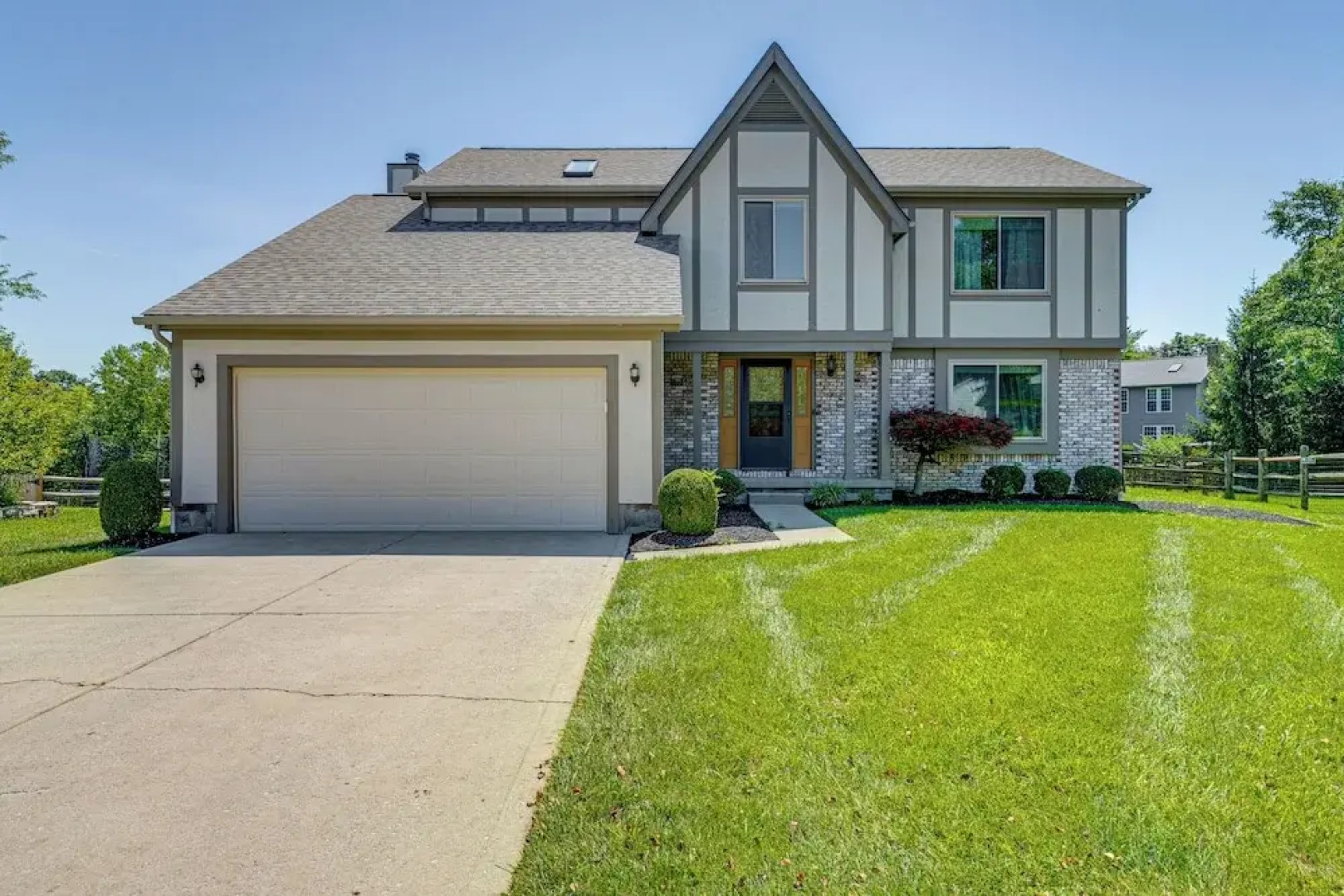 Families Welcome: Lake-view Home, 2 Mi to Gahanna!
