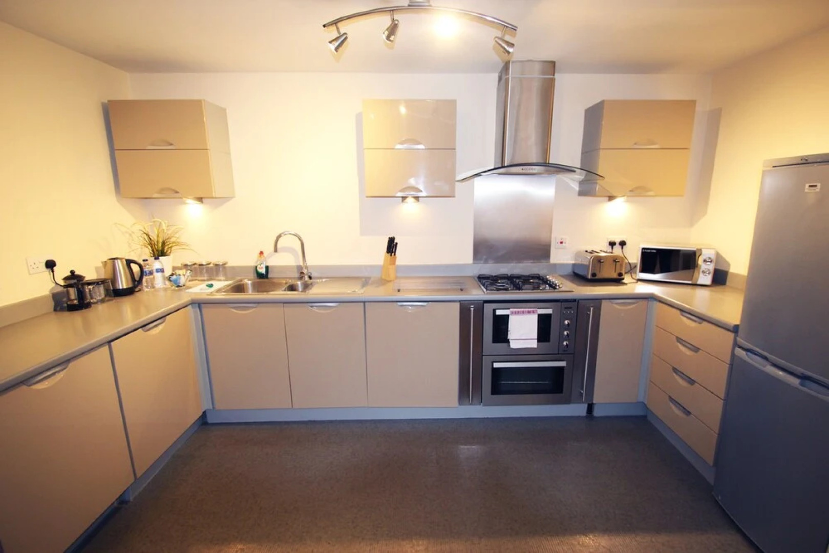 iStay - The Pinnacle