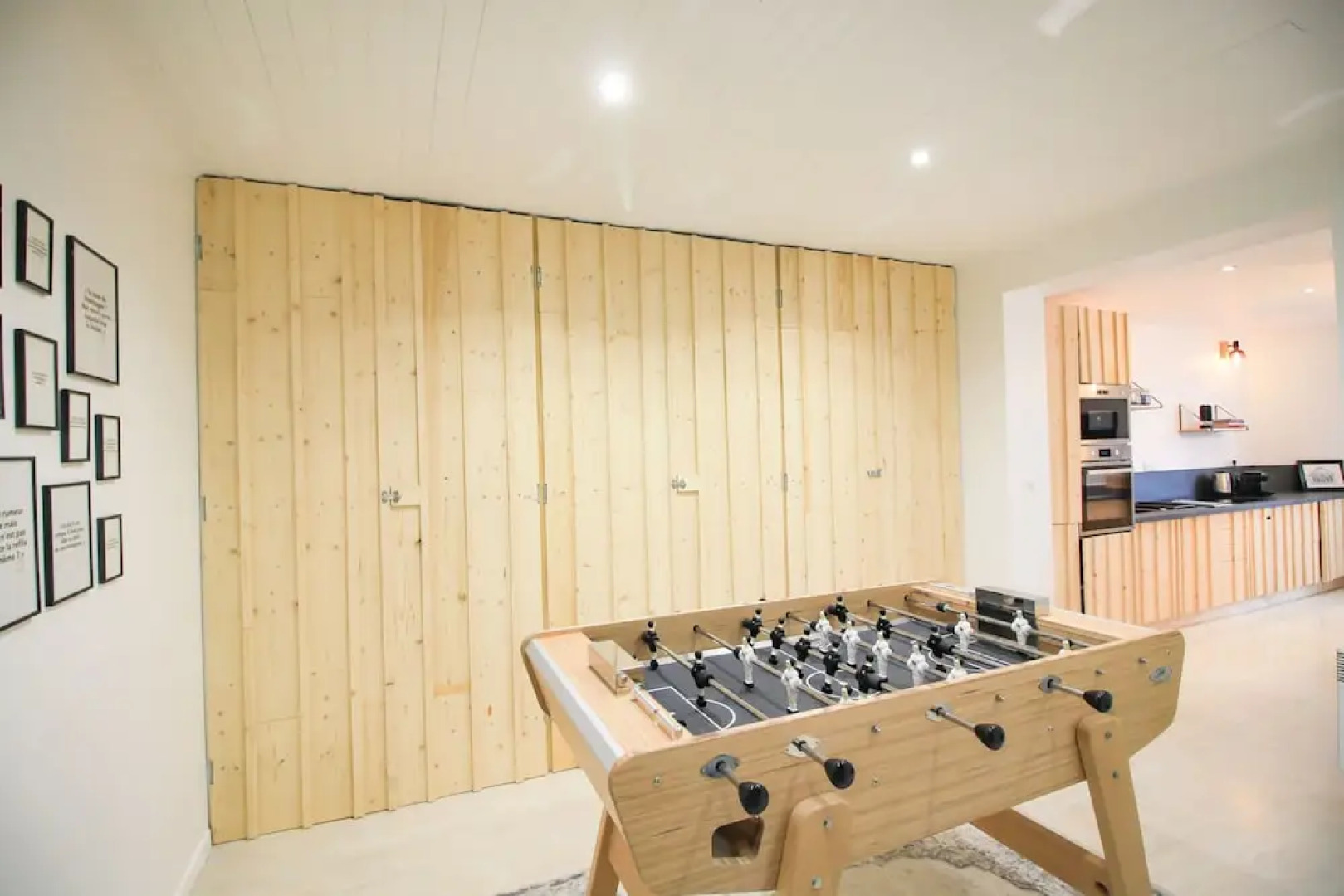 Maison bleue du bassin