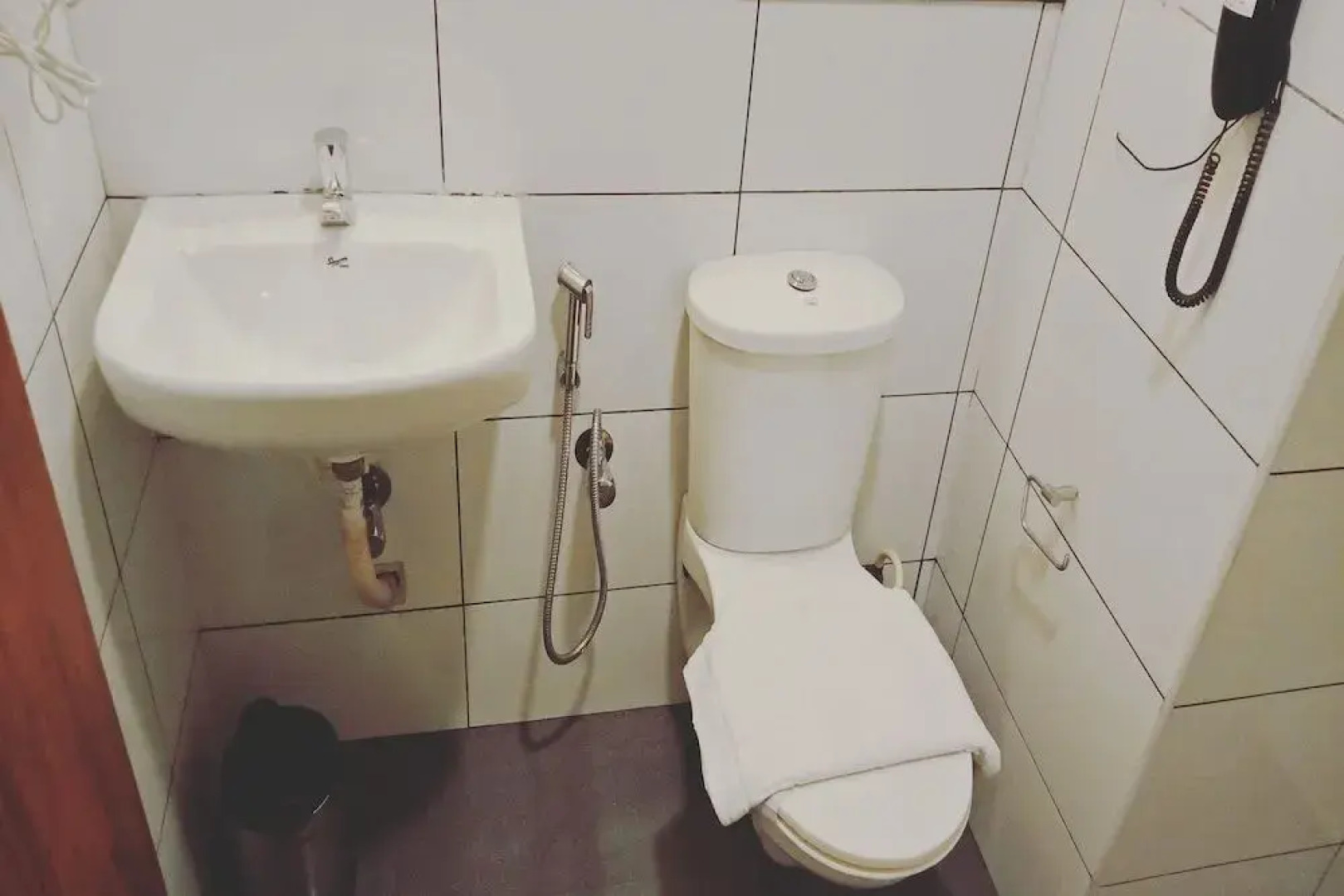 Capital O 19742 Hotel Dona Castle