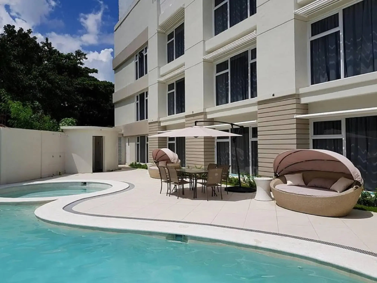 LeBlanc Hotel and Resort